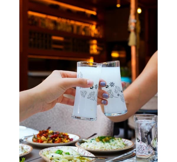 Patron Şapkalı Meyhane - 1. Fotoğraf Patron Şapkalı Meyhane - 1. Fotoğraf